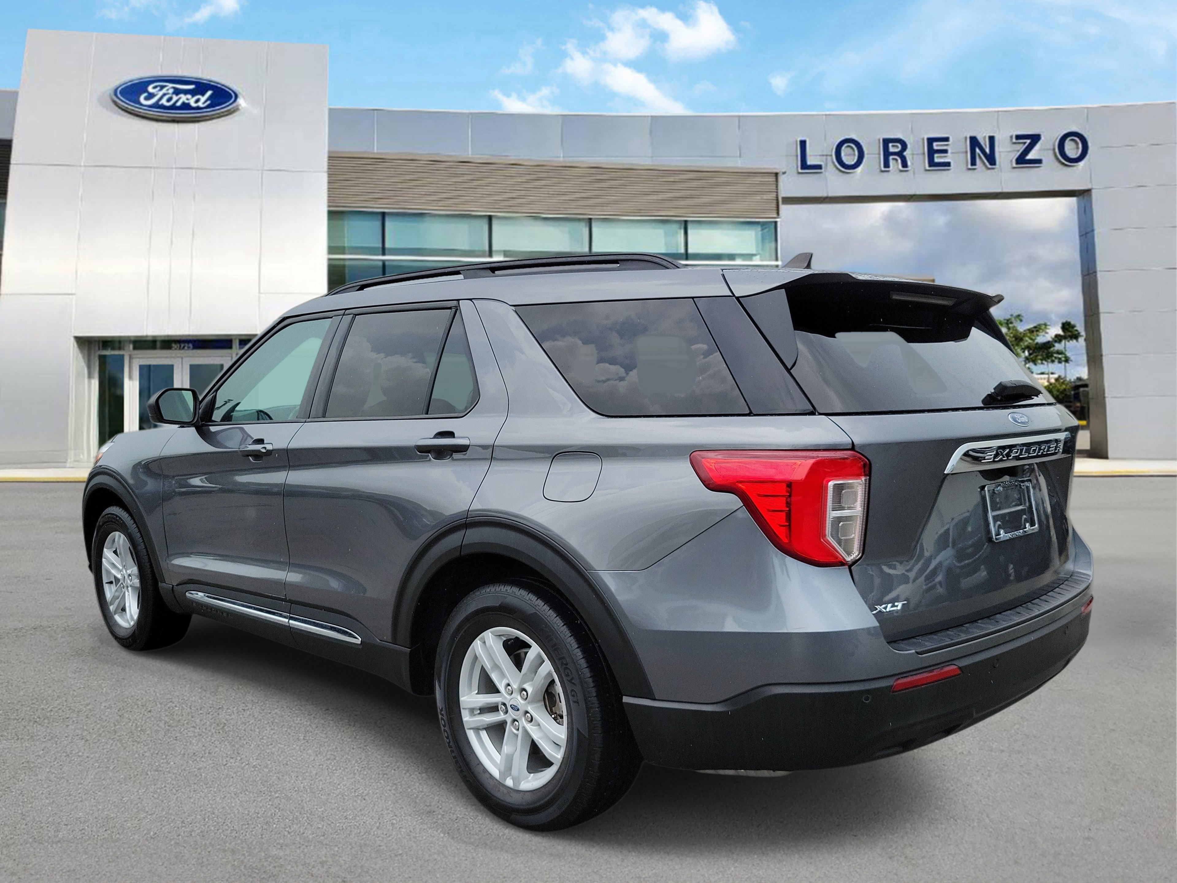 Certified 2024 Ford Explorer XLT RWD image 7