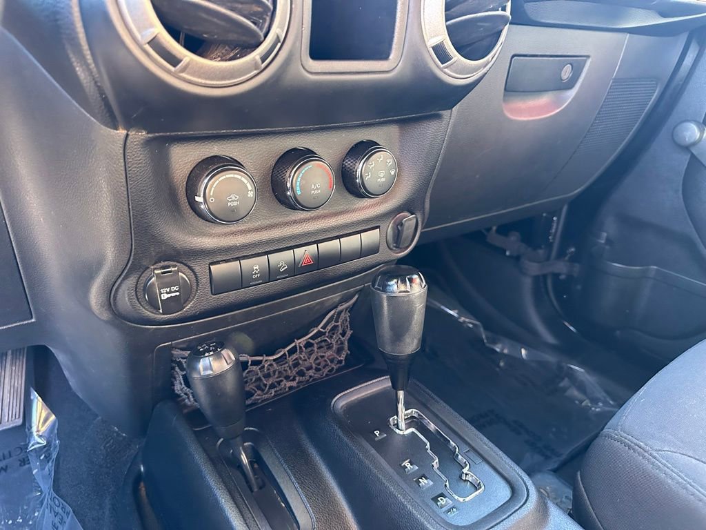 Used 2013 Jeep Wrangler Unlimited Sport AWD/4WD image 13