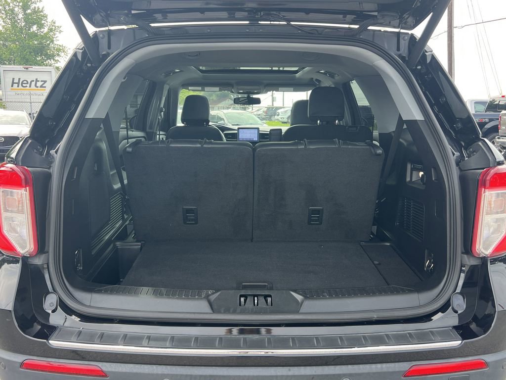 Used 2022 Ford Explorer Limited w/ Equipment Group 301A image 22