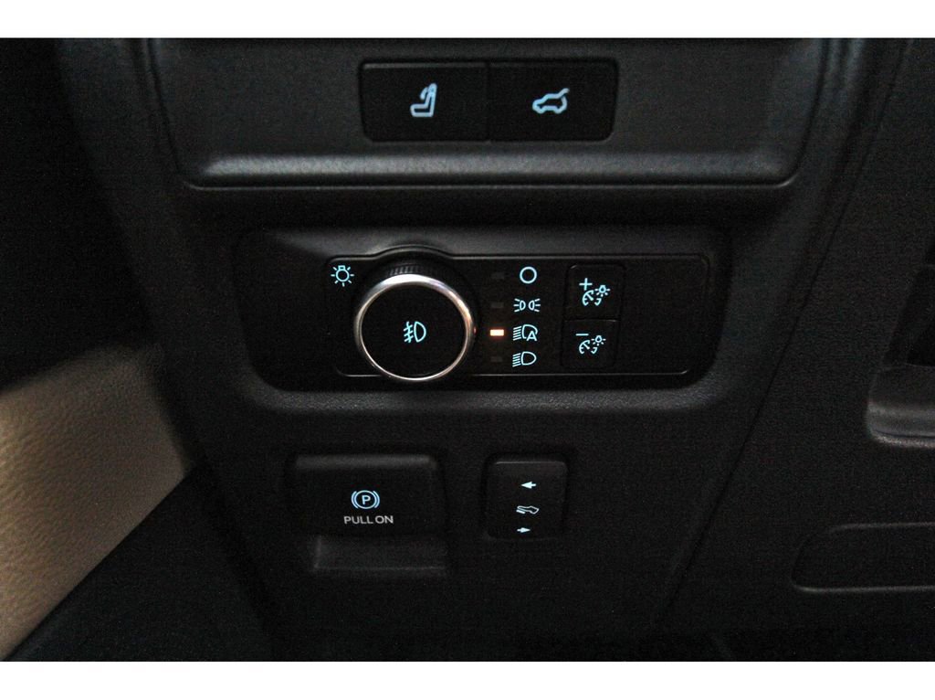 Used 2023 Ford Expedition Limited image 19