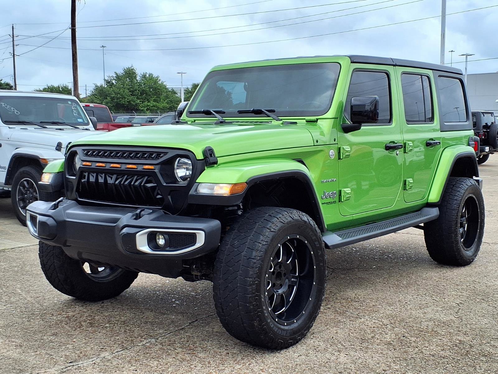 Used 2019 Jeep Wrangler Unlimited Sahara AWD/4WD image 24