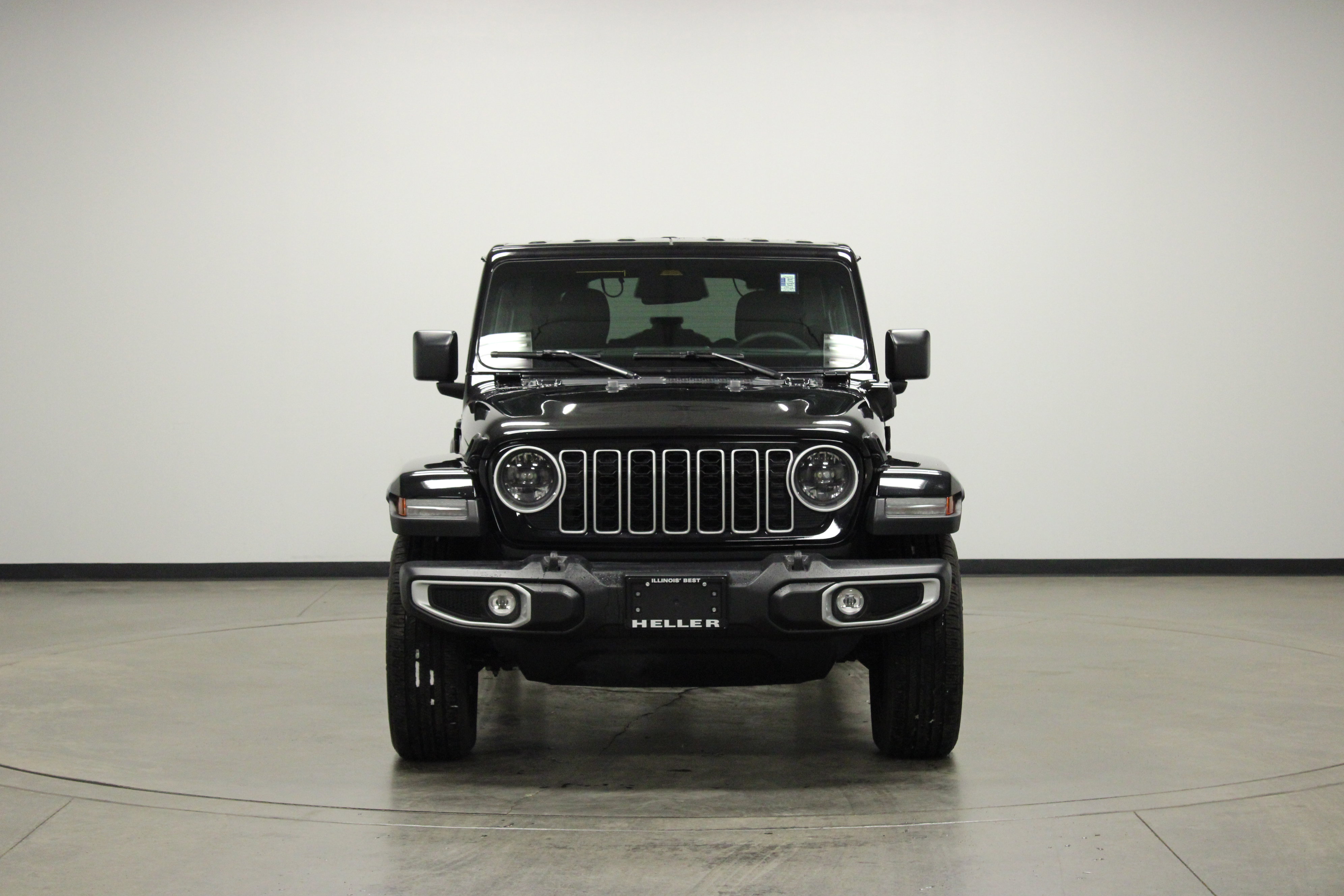 Used 2025 Jeep Wrangler Unlimited Sahara w/ Safety Group AWD/4WD image 3