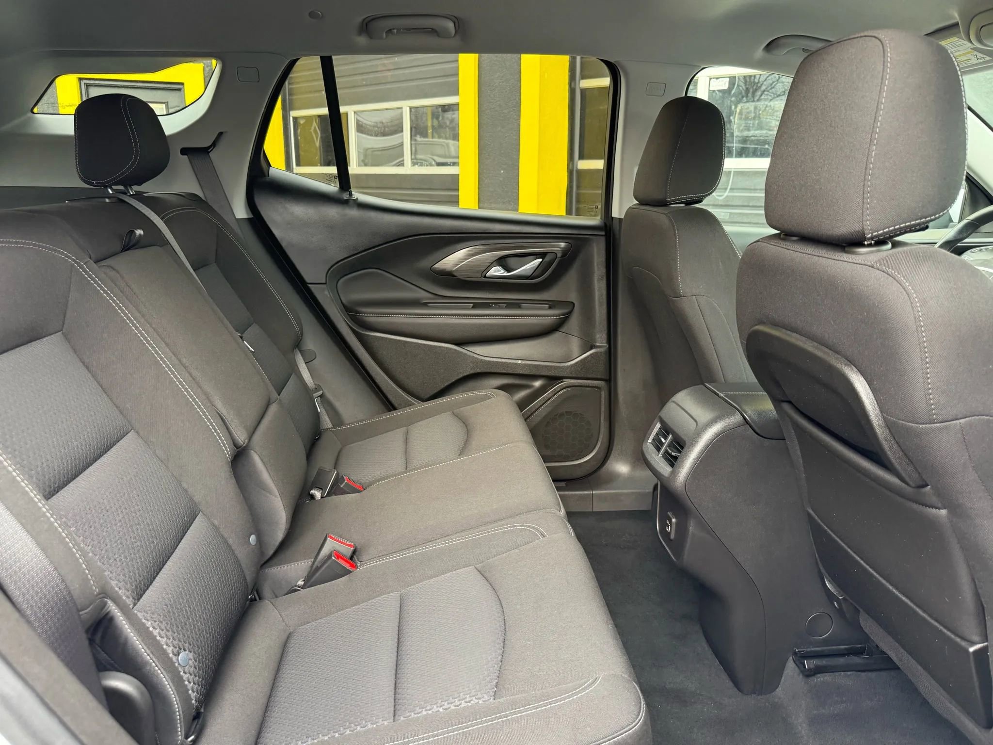 Used 2022 GMC Terrain SLE image 25