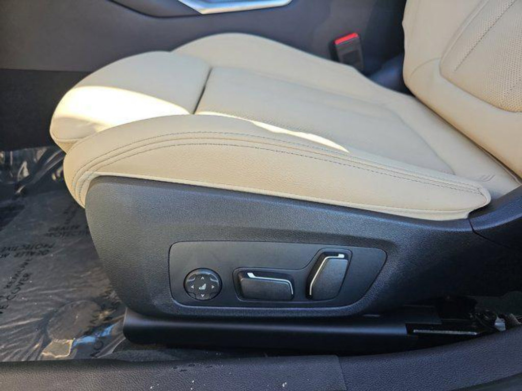 New 2026 BMW 330i xDrive Sedan w/ Convenience Package AWD/4WD image 29