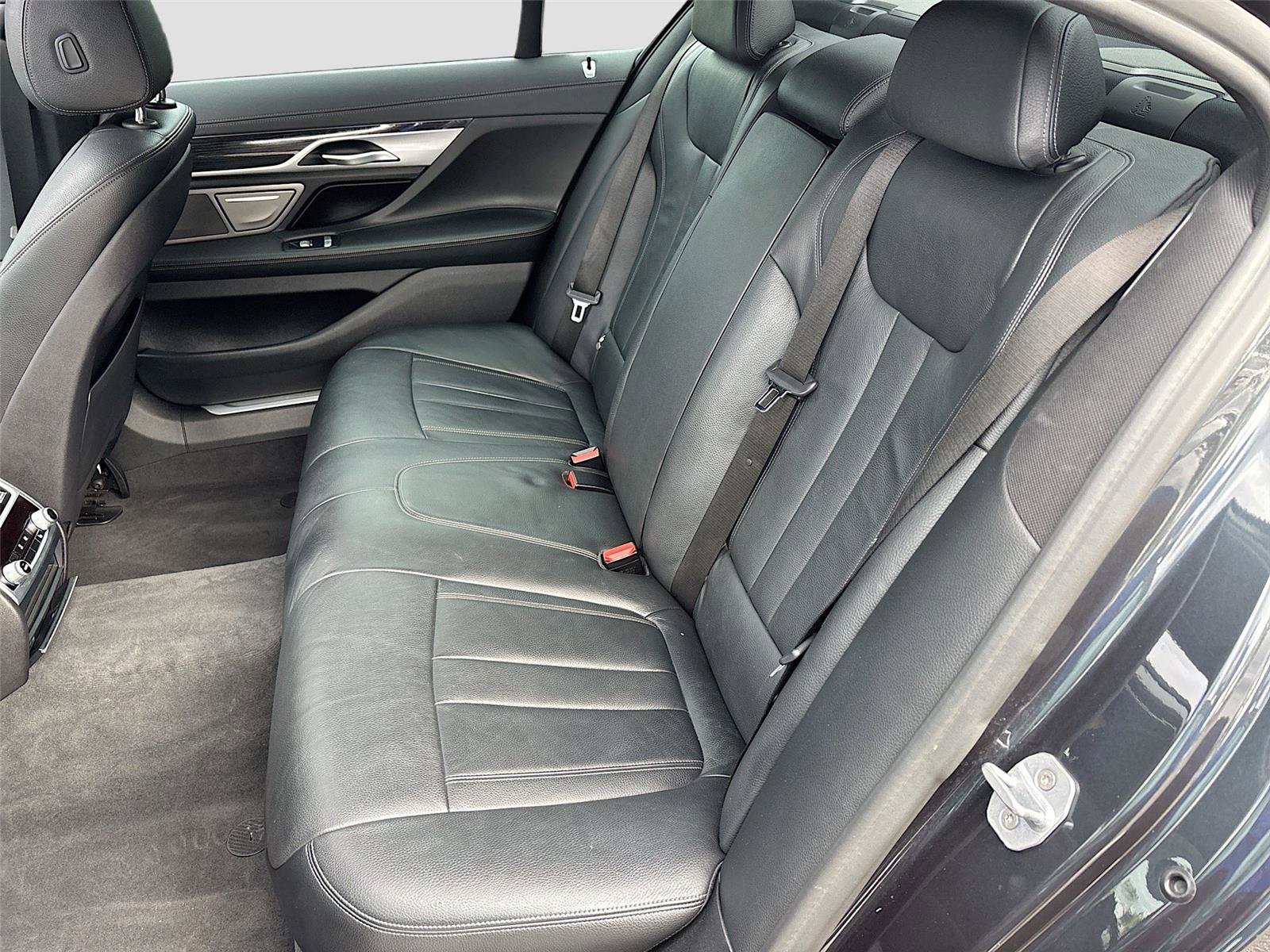 Used 2019 BMW 740e xDrive w/ M Sport Package image 28