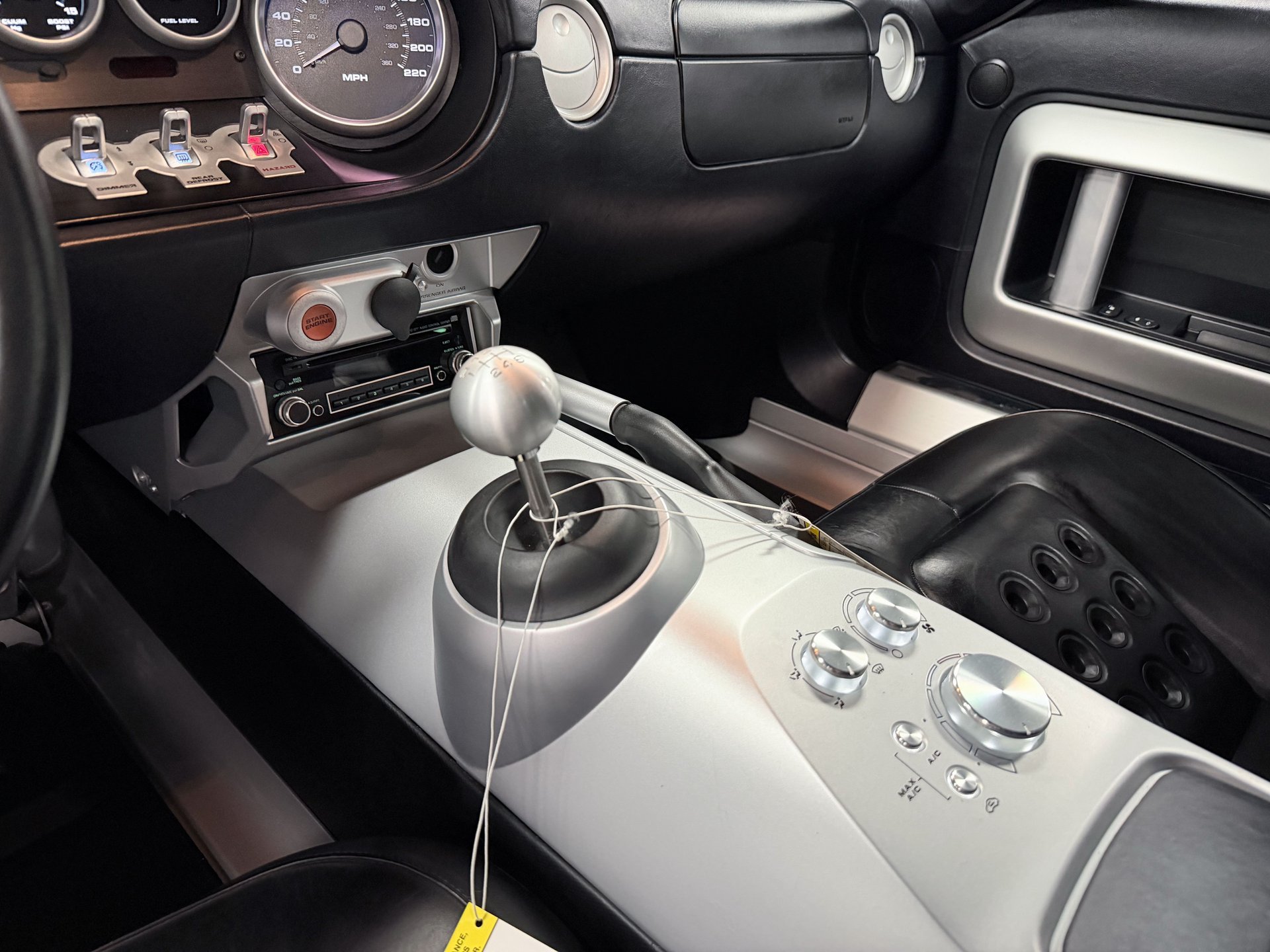Used 2005 Ford GT RWD image 24