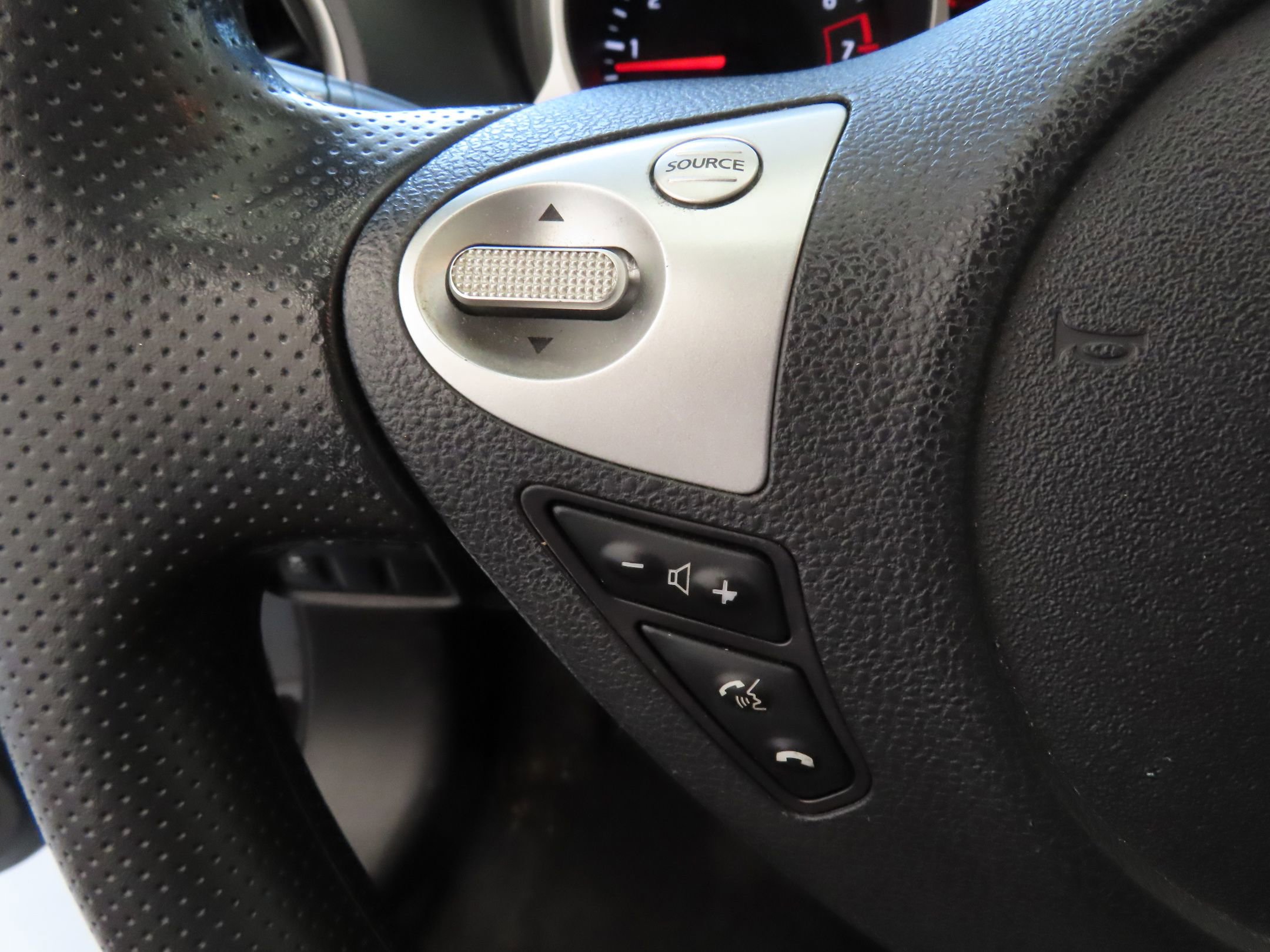 Used 2016 Nissan Juke S FWD image 15