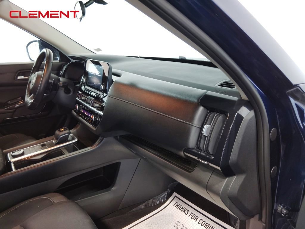 Used 2022 Nissan Pathfinder SV image 34