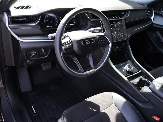 Used 2024 Jeep Grand Cherokee Altitude AWD/4WD image 10
