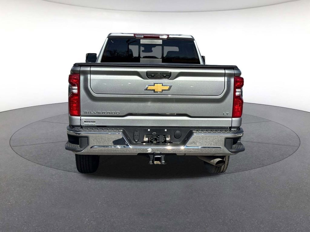 Used 2025 Chevrolet Silverado 2500 LT image 4