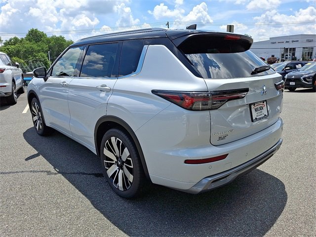 New 2025 Mitsubishi Outlander SEL image 3
