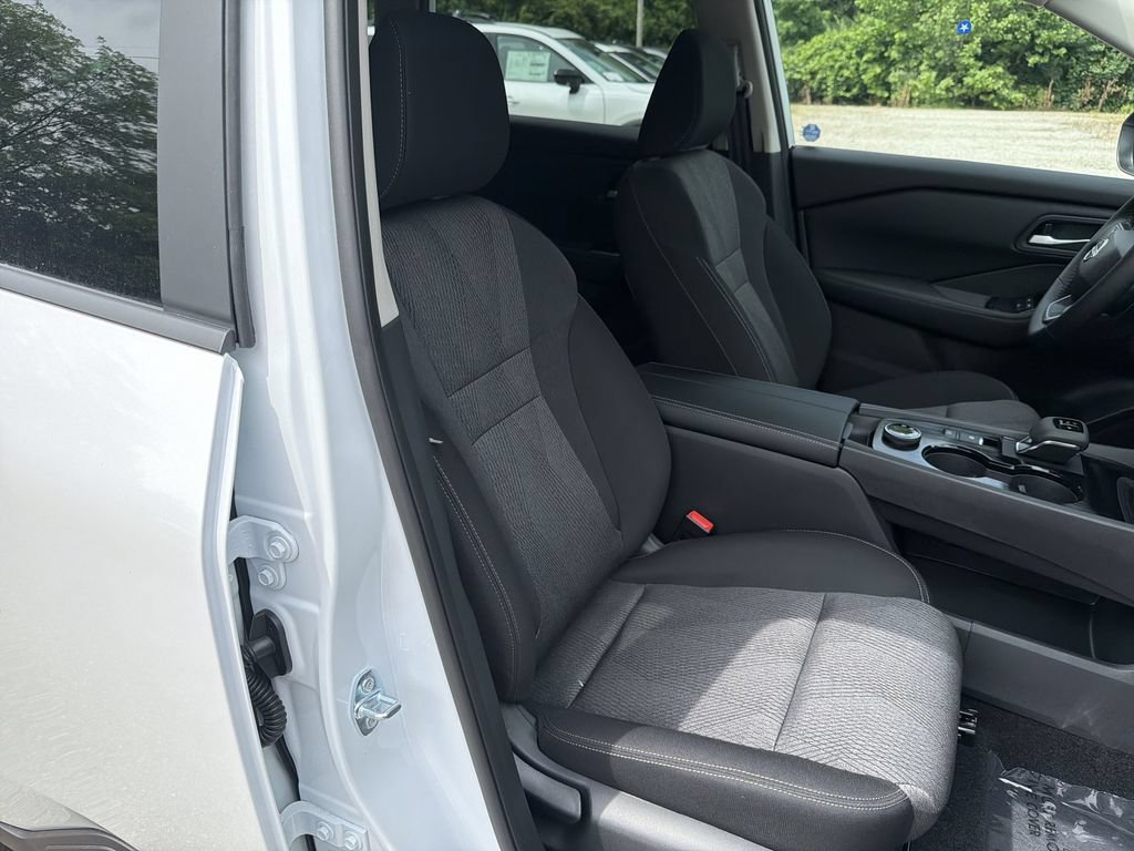 New 2026 Nissan Rogue SV w/ Cold Weather Package AWD/4WD image 18