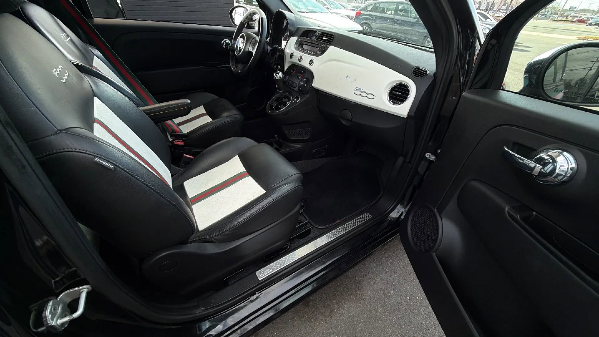 Used 2012 FIAT 500 Gucci image 17