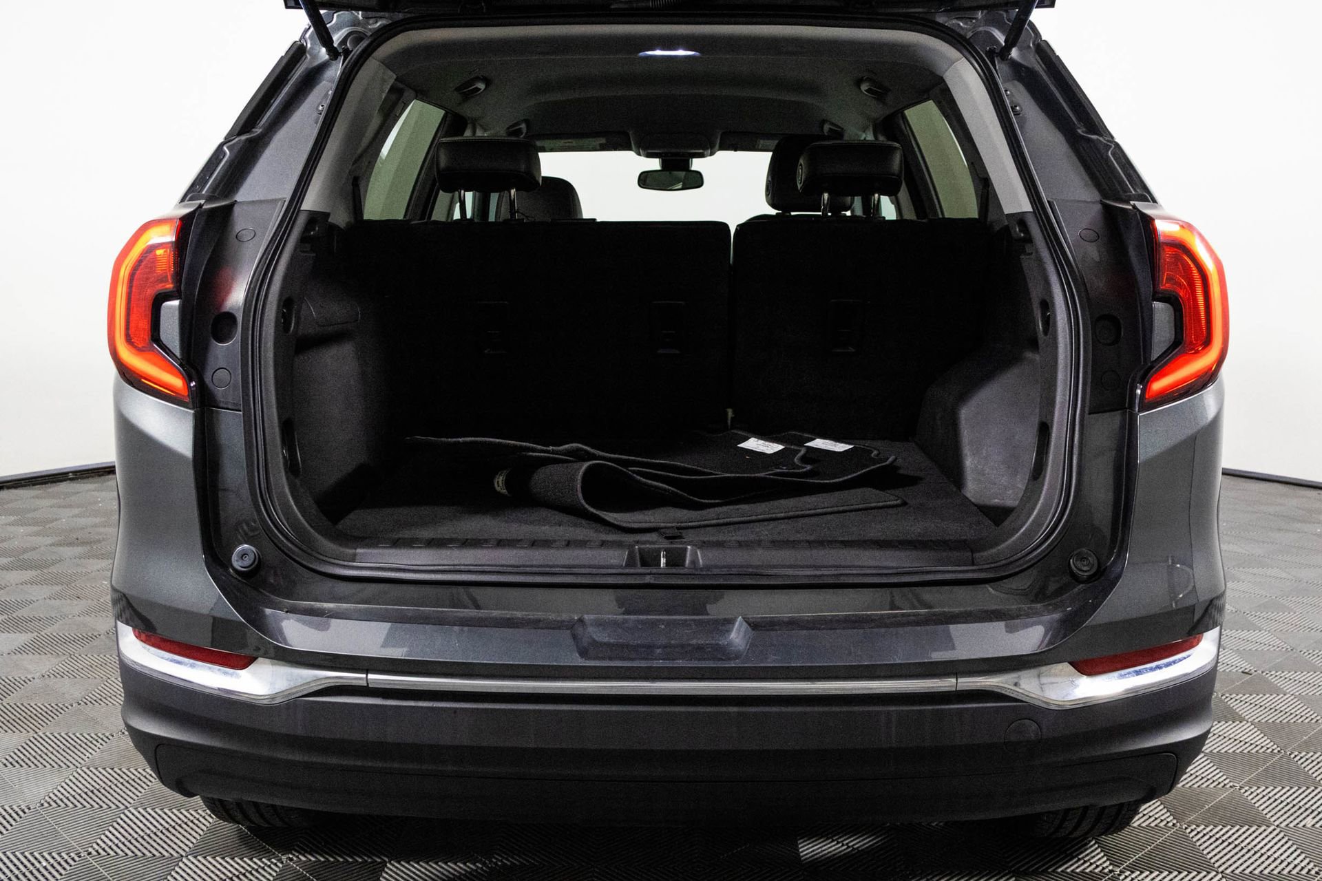 Used 2020 GMC Terrain SLT image 37