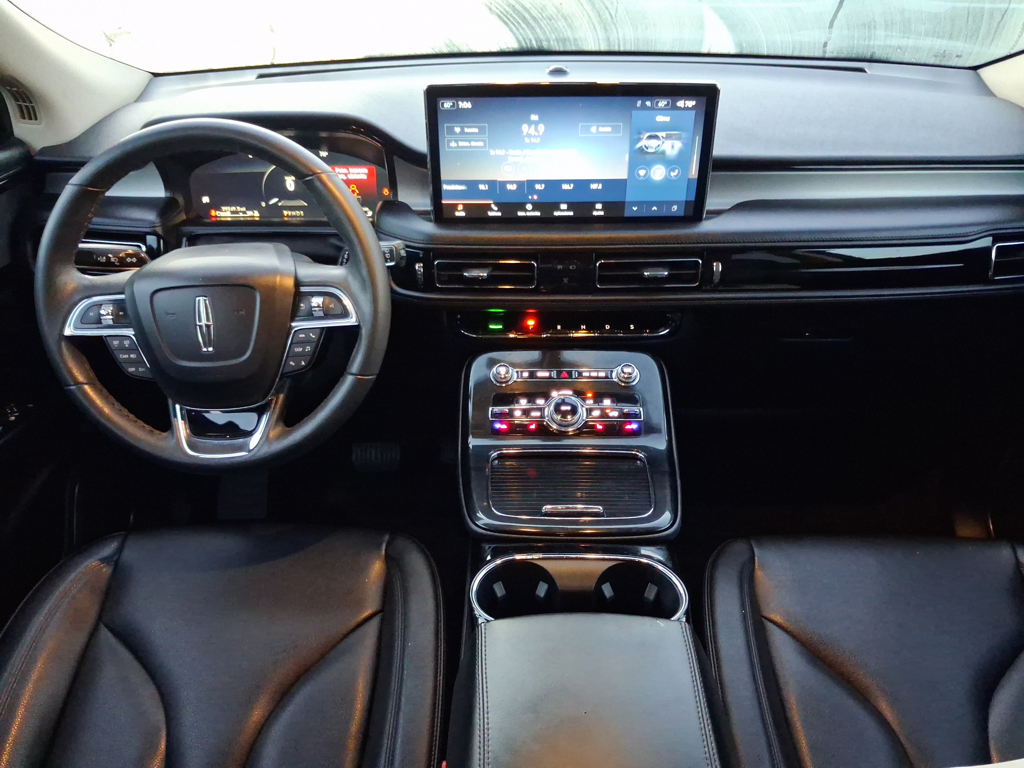 Used 2023 Lincoln Nautilus FWD image 7