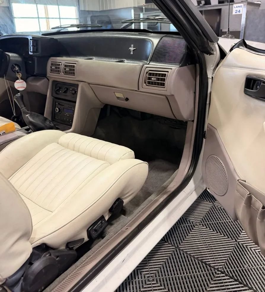 Used 1990 Ford Mustang LX RWD image 22
