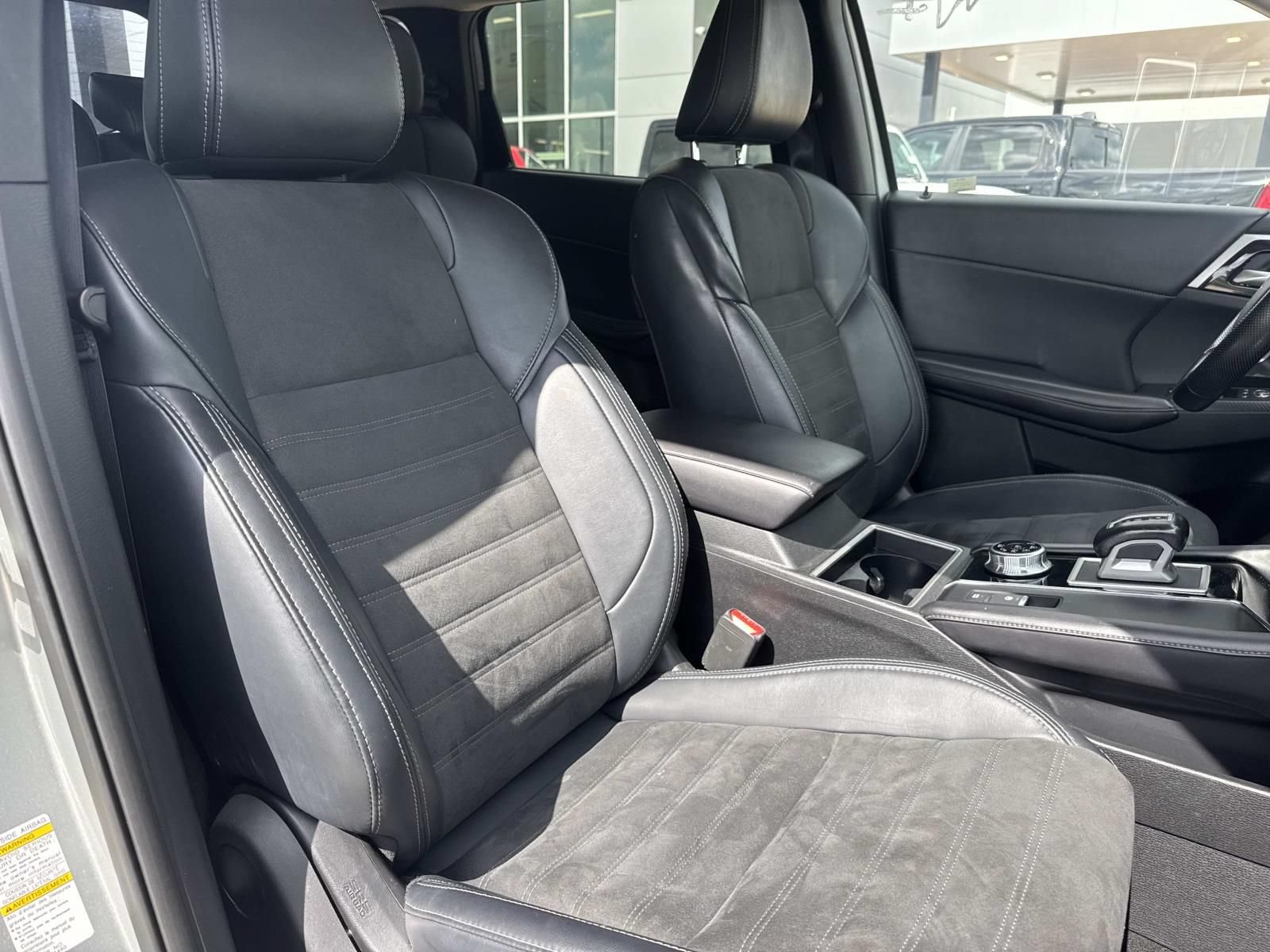 Used 2024 Mitsubishi Outlander SE AWD/4WD image 12