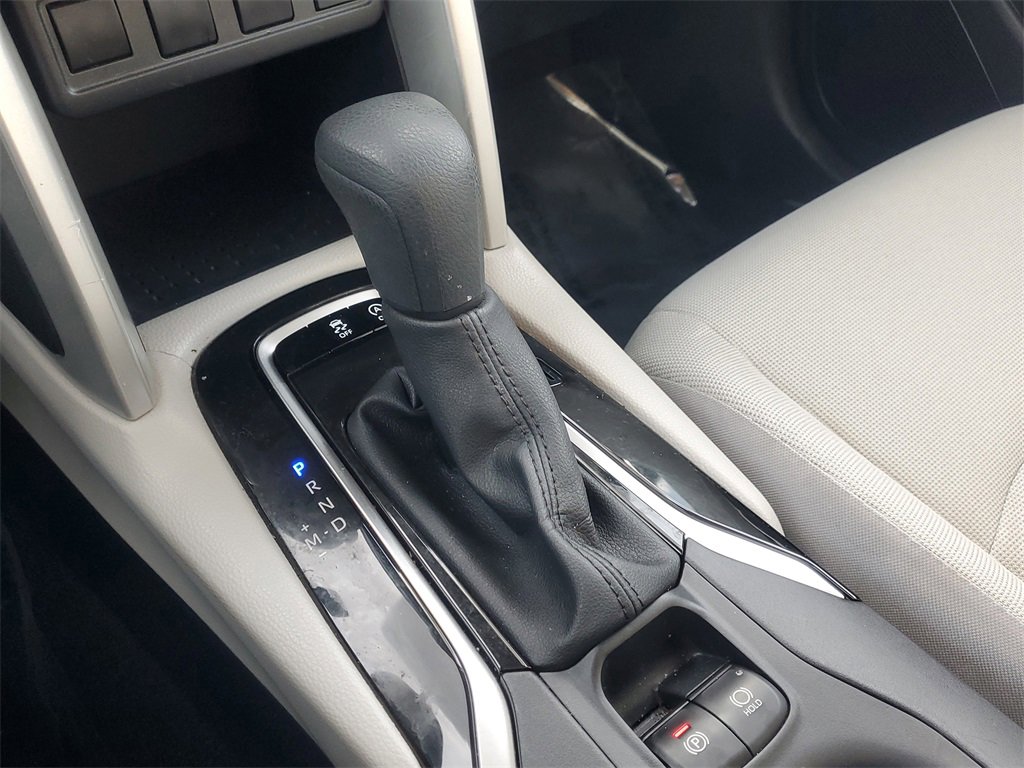 Used 2025 Toyota Corolla Cross L image 27