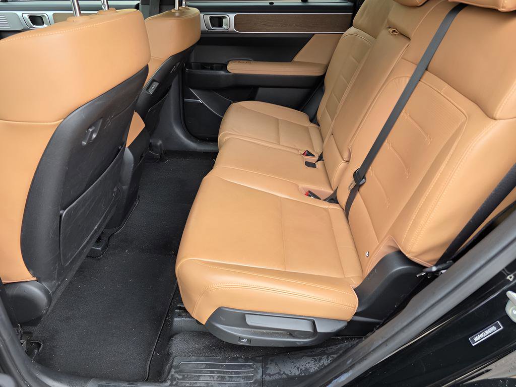 Used 2024 Hyundai Santa Fe Limited image 17