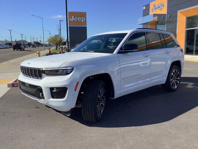 New 2025 Jeep Grand Cherokee Overland w/ Luxury Tech Group IV image 5