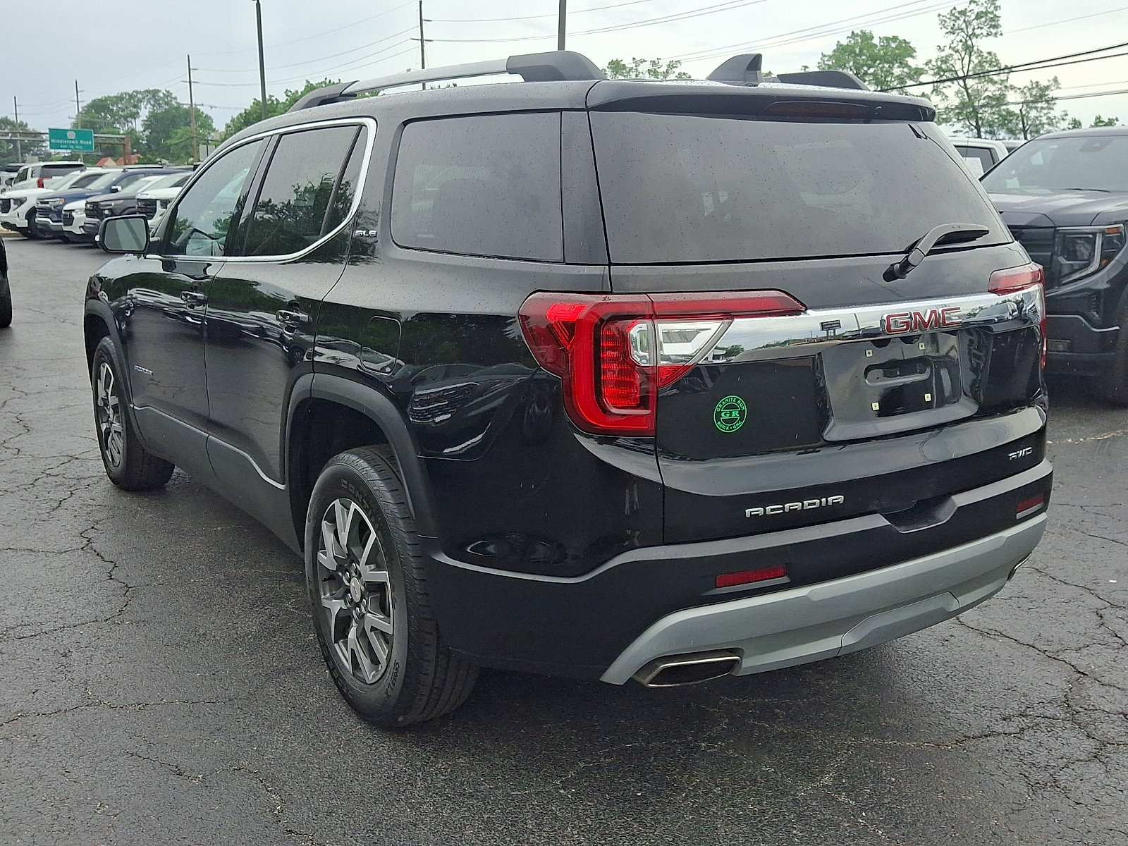 Used 2023 GMC Acadia SLE w/ Driver Convenience Package AWD/4WD image 4