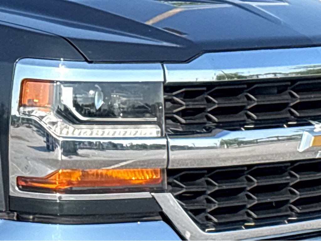 Used 2018 Chevrolet Silverado 1500 LT w/ All Star Edition RWD image 14