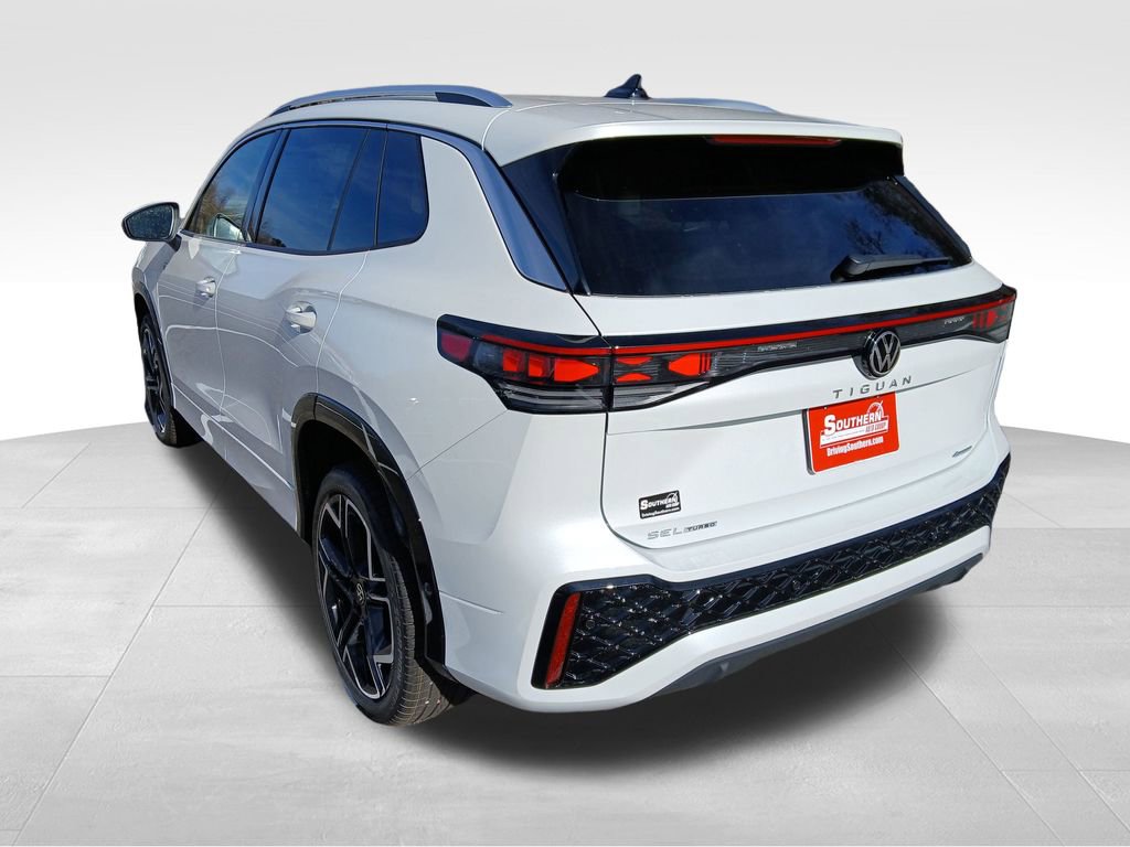 New 2026 Volkswagen Tiguan SEL R-Line image 3