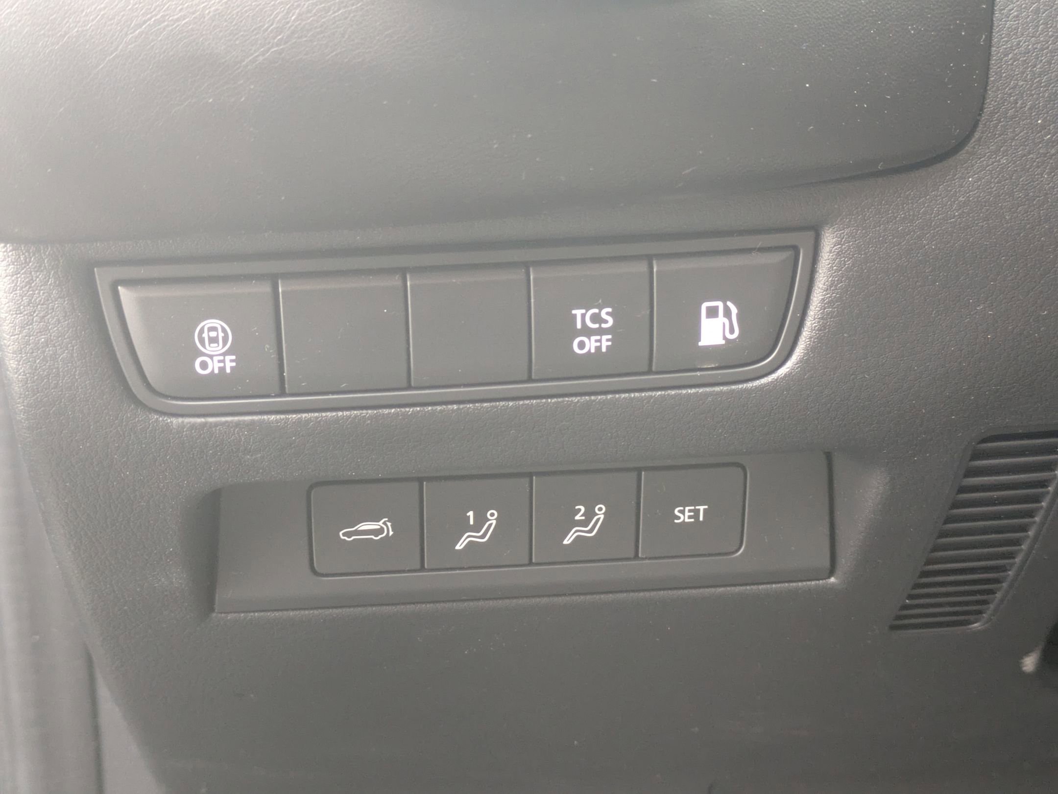 Certified 2025 MAZDA CX-50 AWD 2.5 Hybrid w/ Weather Package image 17