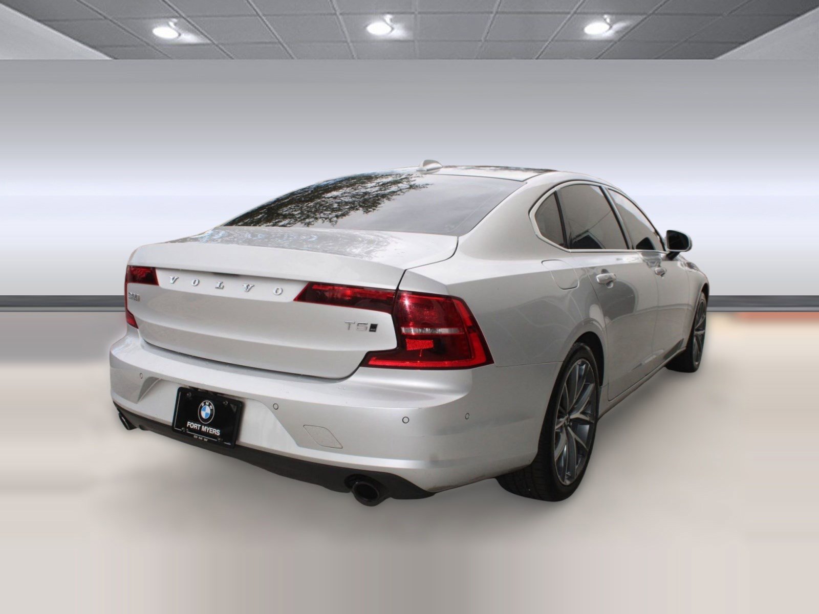 Used 2018 Volvo S90 T5 Momentum image 9