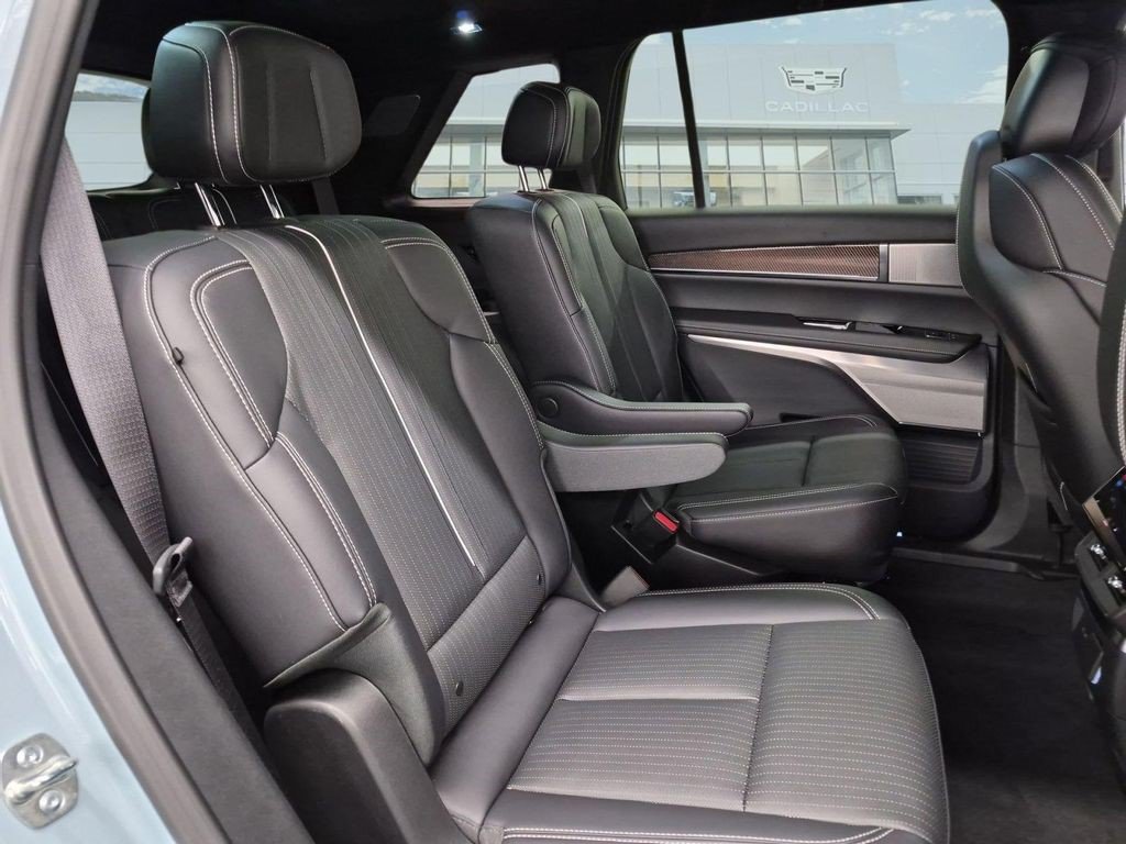 Certified 2026 Cadillac Vistiq Sport AWD/4WD image 12