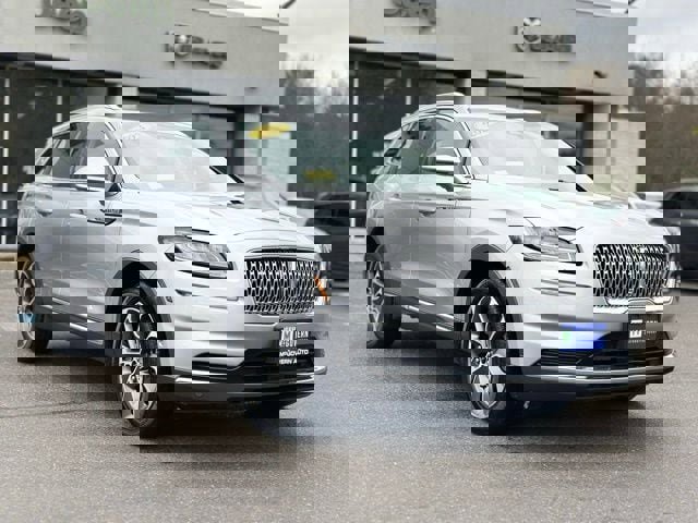 Used 2023 Lincoln Nautilus Reserve w/ Equipment Group 201A AWD/4WD image 8