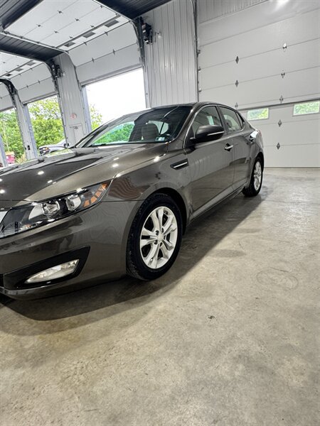 Used 2012 Kia Optima EX w/ Premium Pkg FWD image 4
