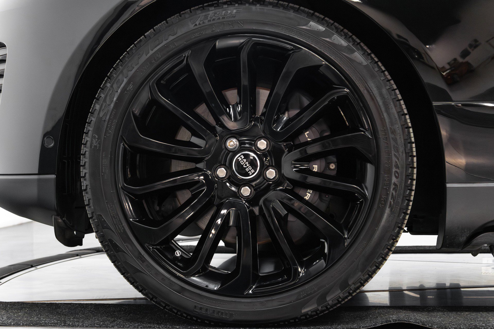 Used 2022 Land Rover Range Rover Autobiography image 28