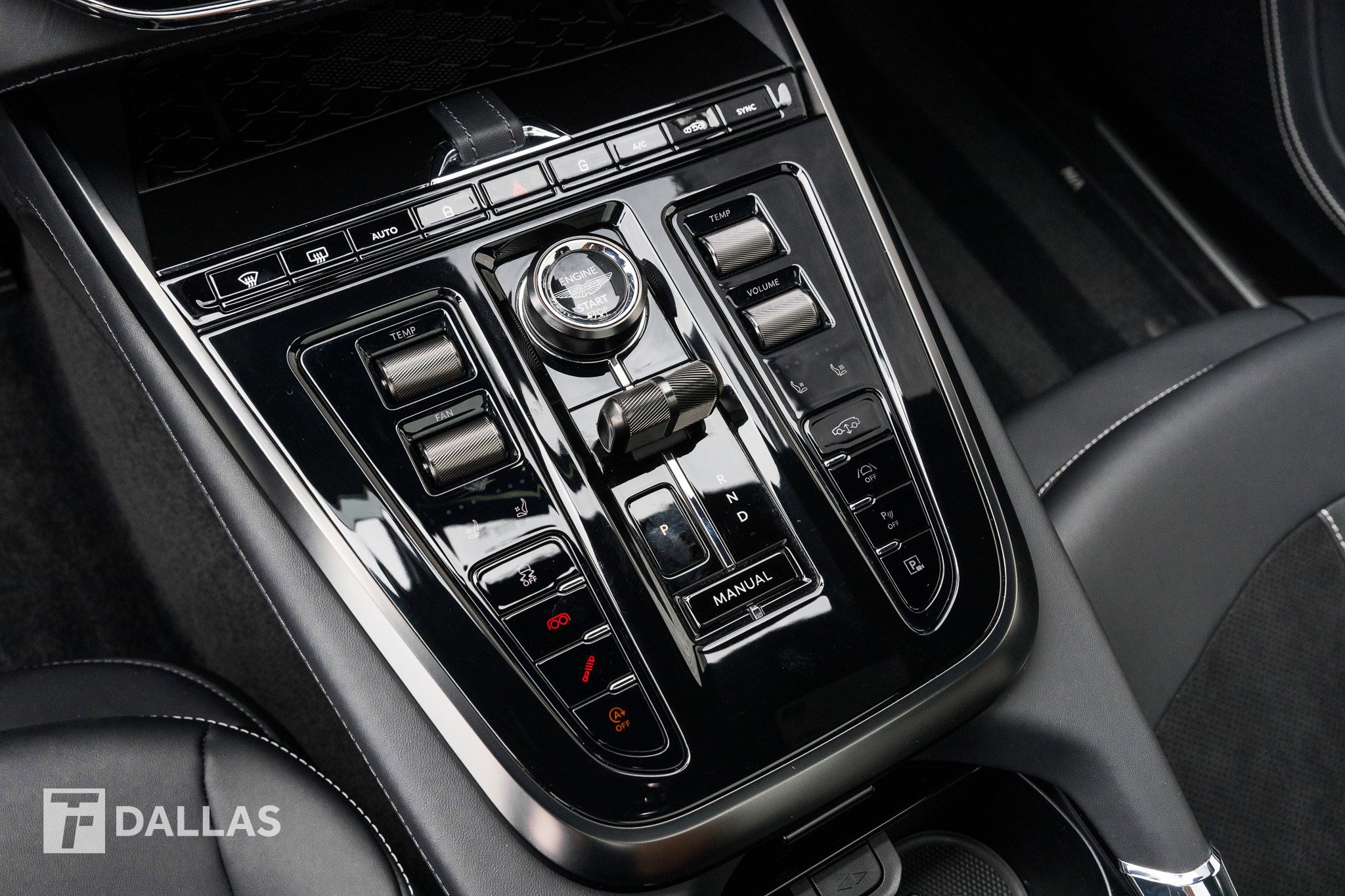 Used 2025 Aston Martin DBX 707 image 27