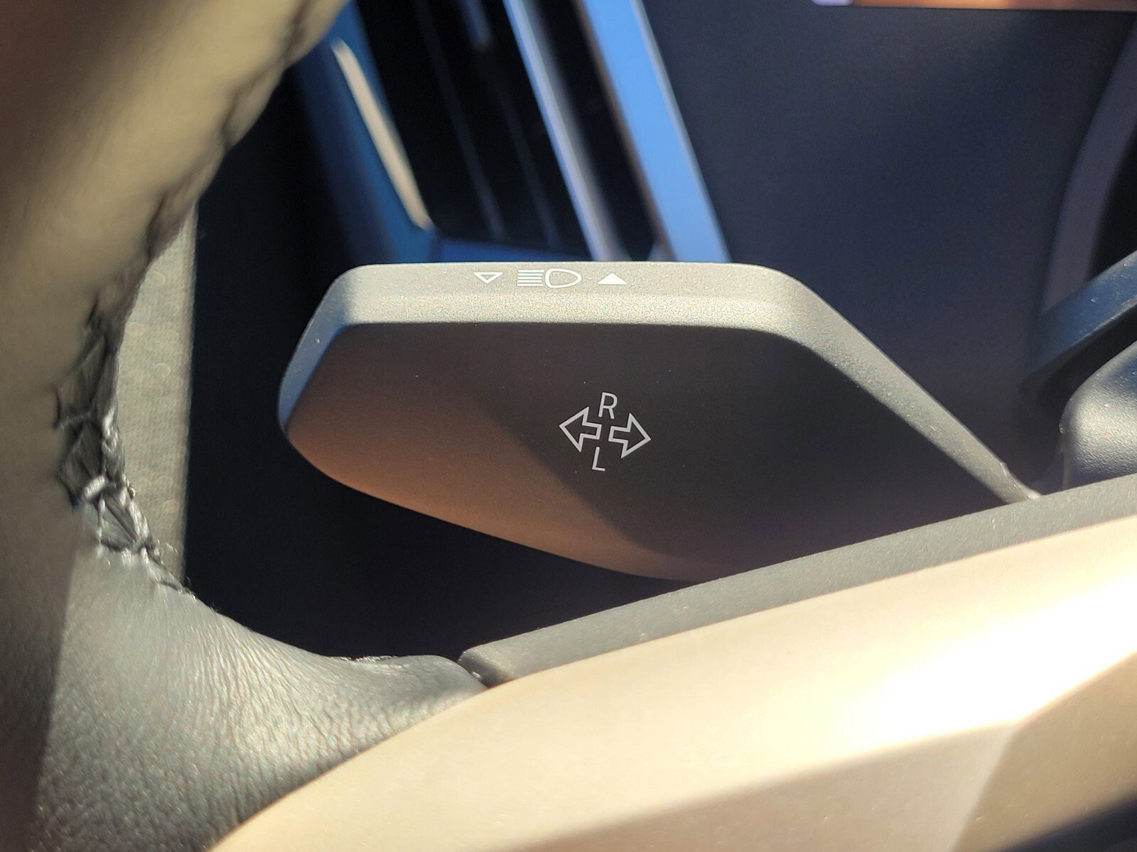 Used 2026 BMW iX xDrive45 image 28