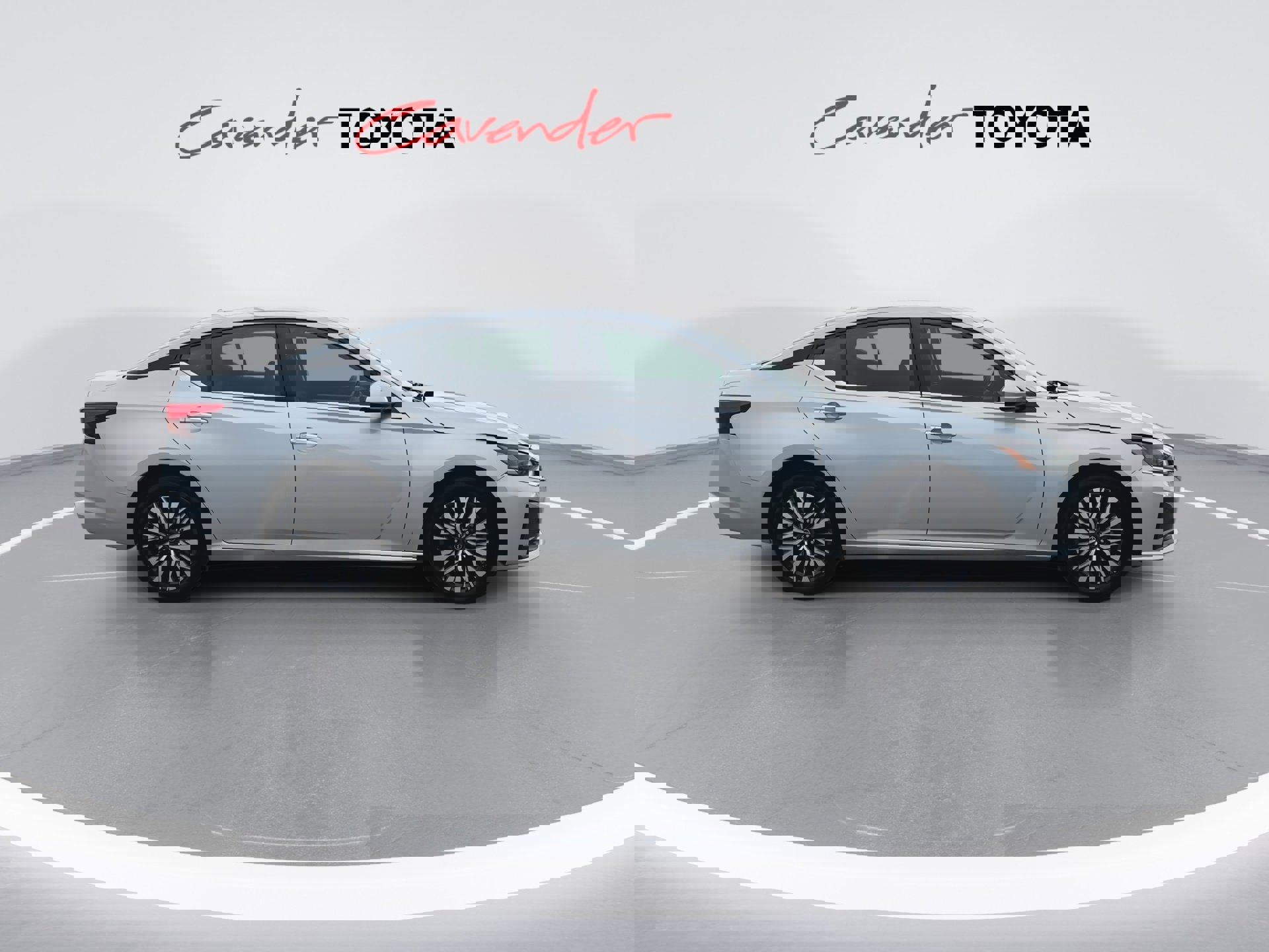 Used 2023 Nissan Altima 2.5 SV image 9