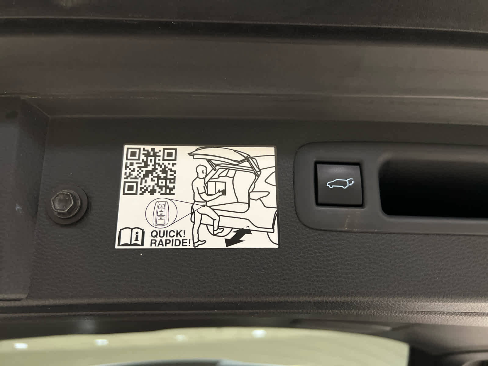 Used 2023 Toyota Highlander Limited image 9