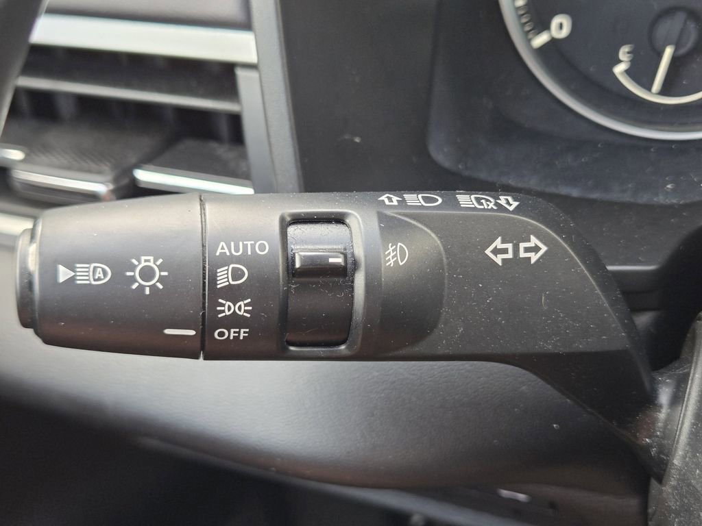 Used 2024 Mitsubishi Outlander SE Black Edition image 30