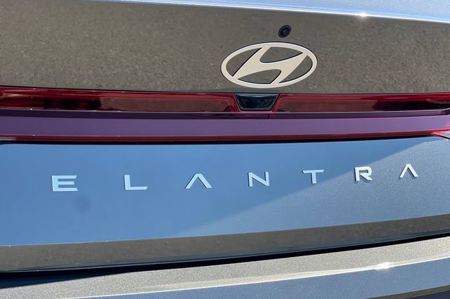 New 2026 Hyundai Elantra SE image 9