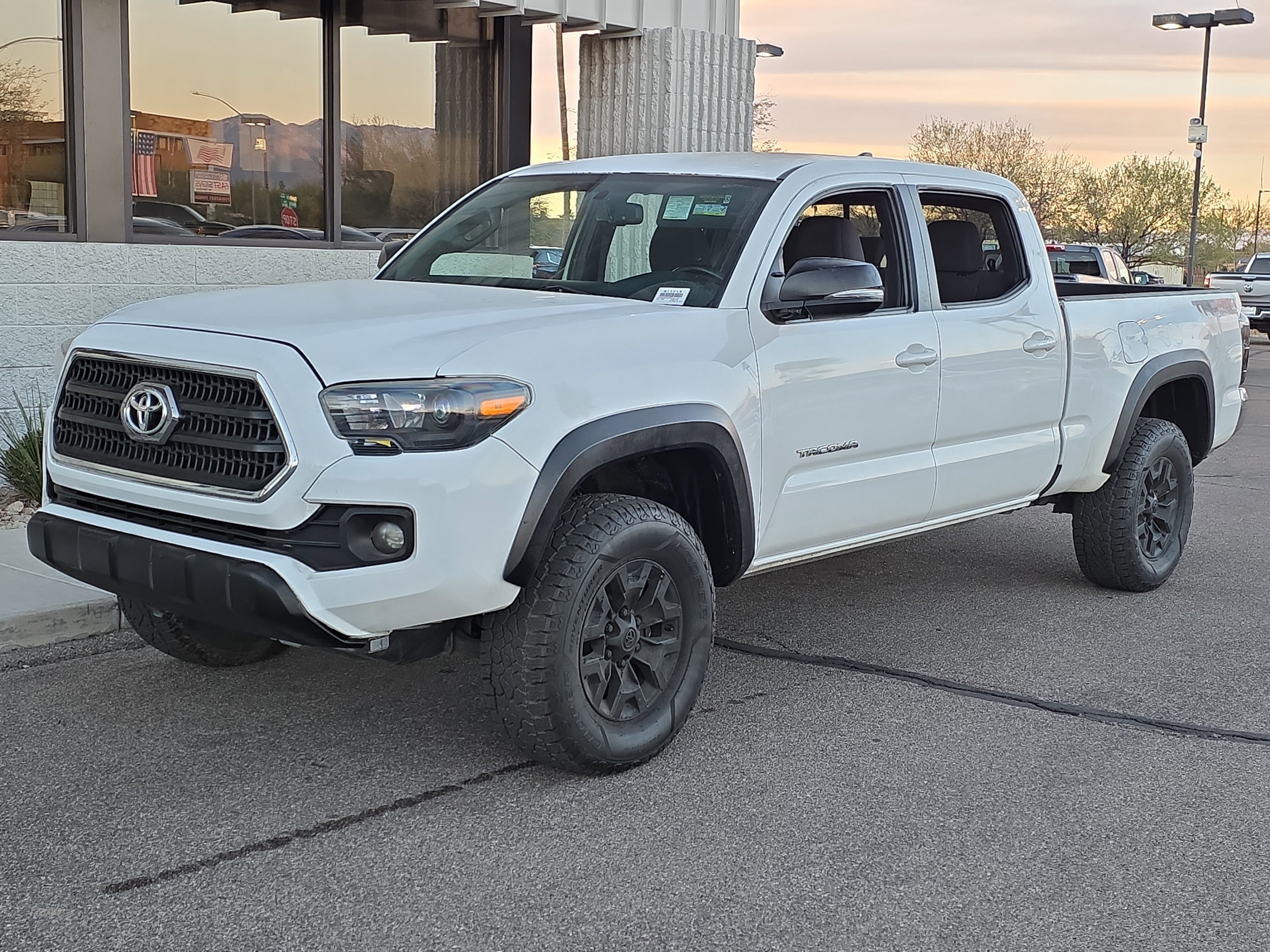 Used 2016 Toyota Tacoma TRD Off-Road w/ Towing Package image 3