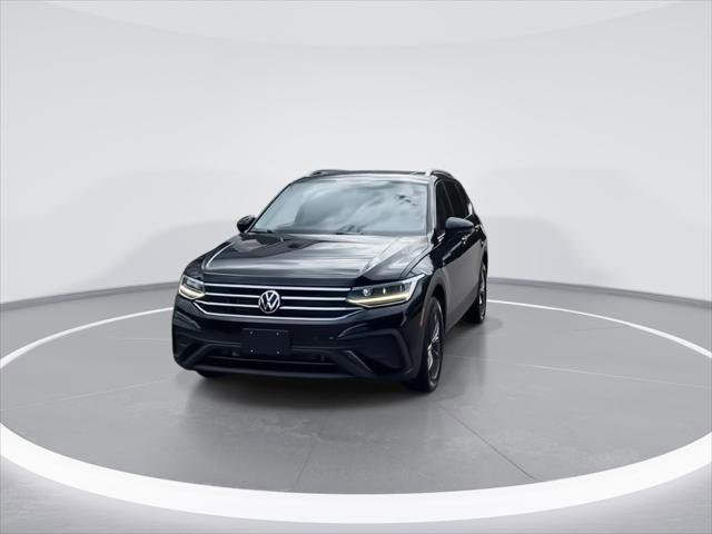 Certified 2022 Volkswagen Tiguan SE image 3