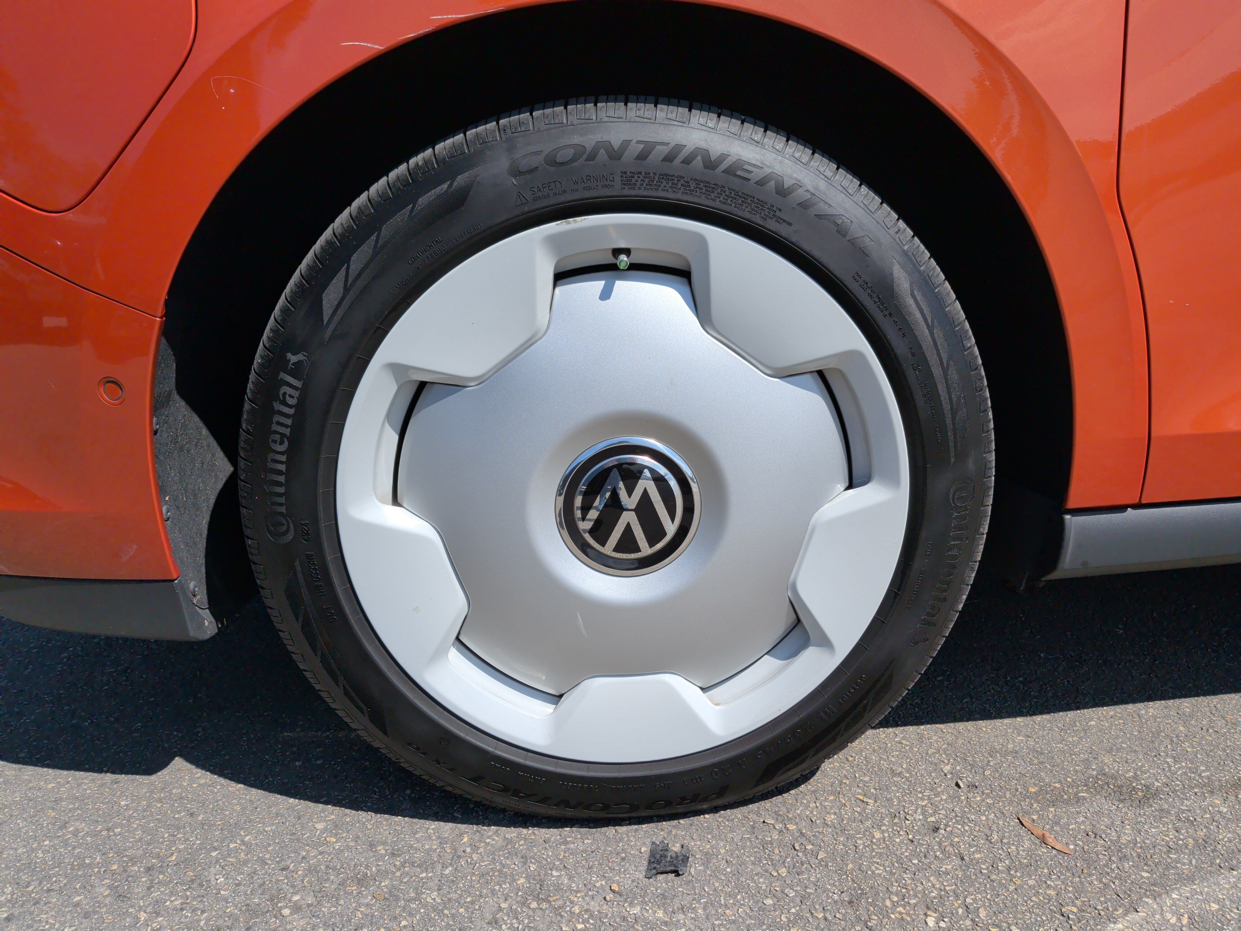 Used 2025 Volkswagen ID. Buzz 1st Edition AWD/4WD image 12