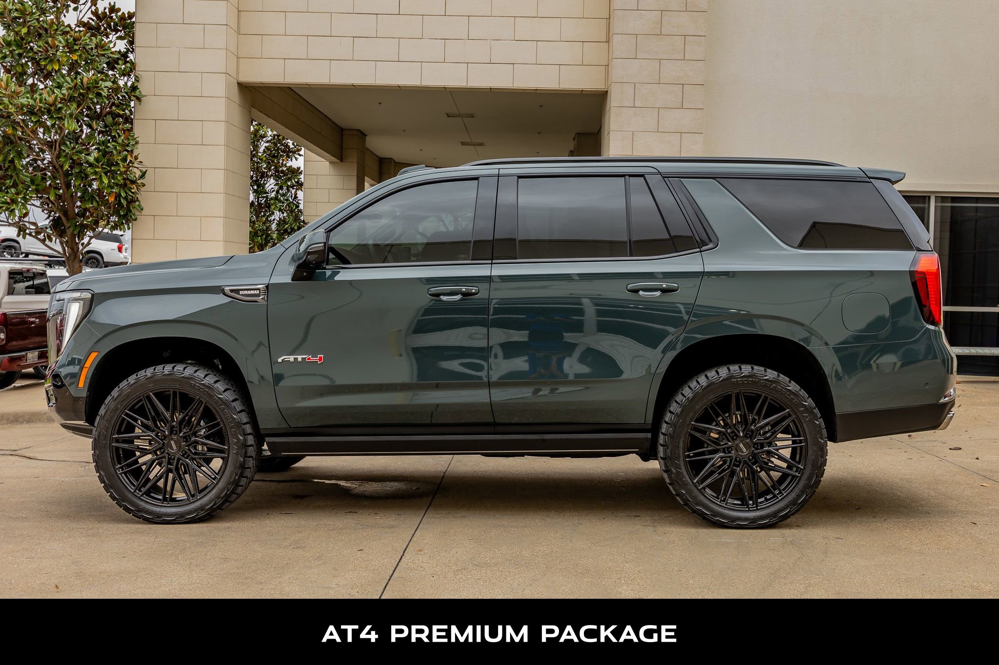 Used 2025 GMC Yukon AT4 w/ AT4 Premium Plus Package image 6