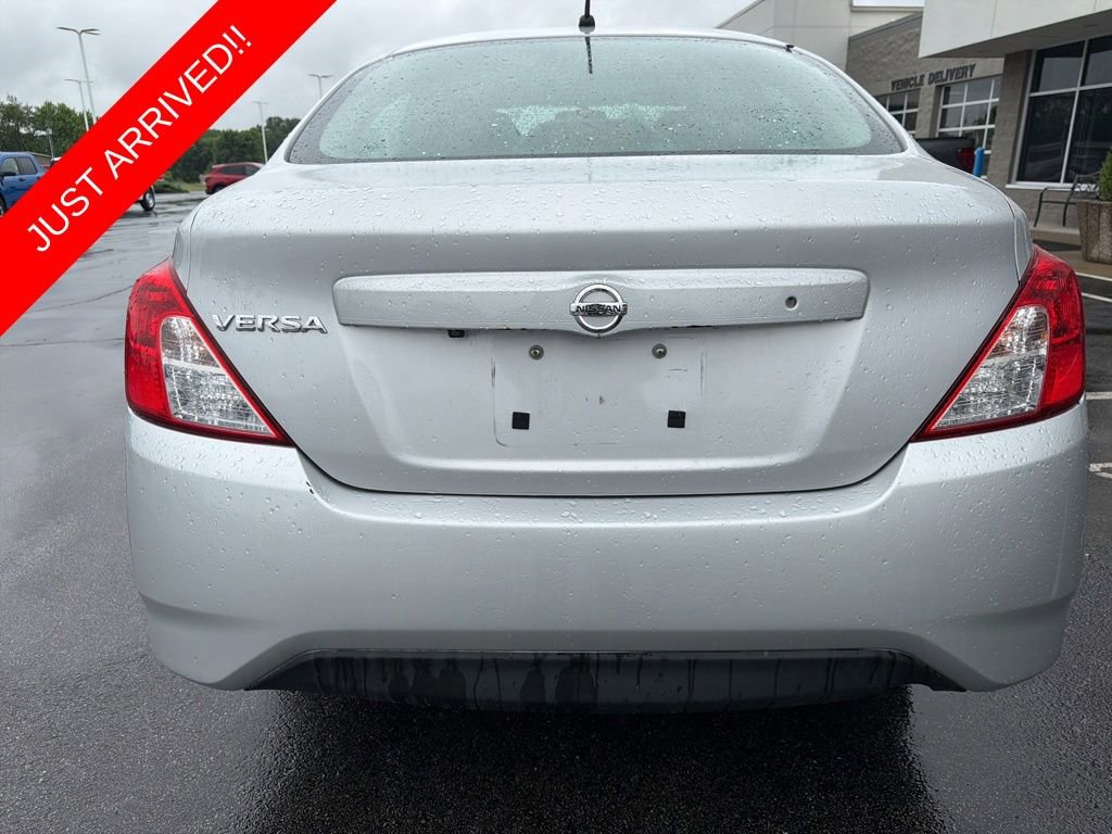 Used 2018 Nissan Versa S FWD image 3