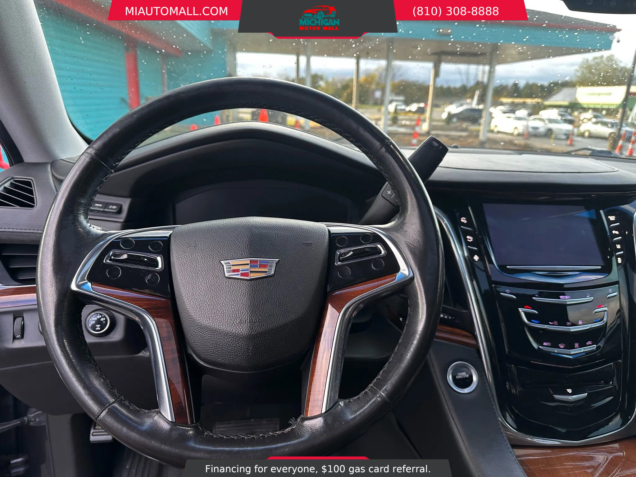 Used 2015 Cadillac Escalade Luxury image 12