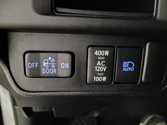 Used 2018 Toyota Tacoma TRD Sport image 31