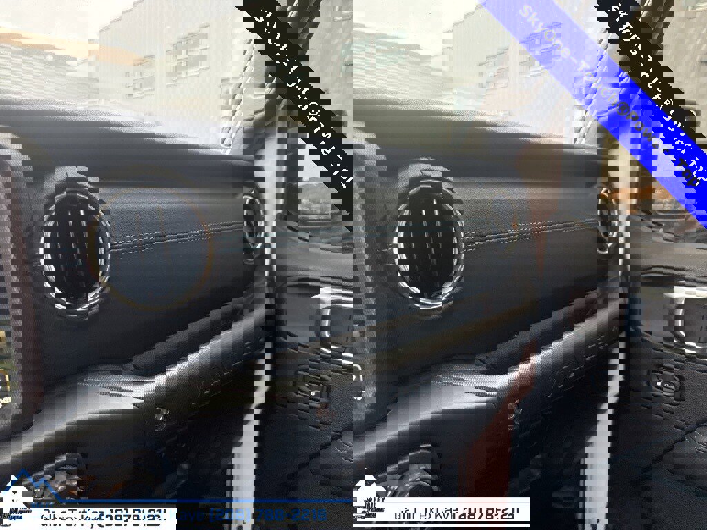 Used 2023 Jeep Wrangler Unlimited Rubicon 4xe w/ Safety Group image 25