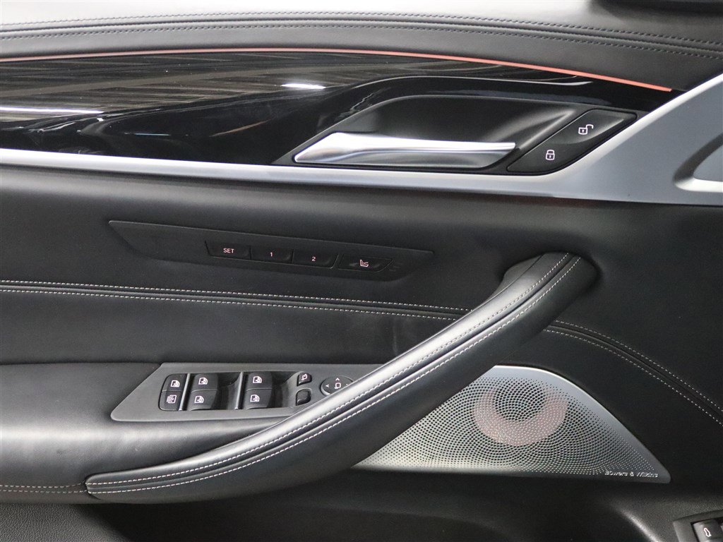 Used 2020 BMW M550i xDrive w/ Executive Package image 38