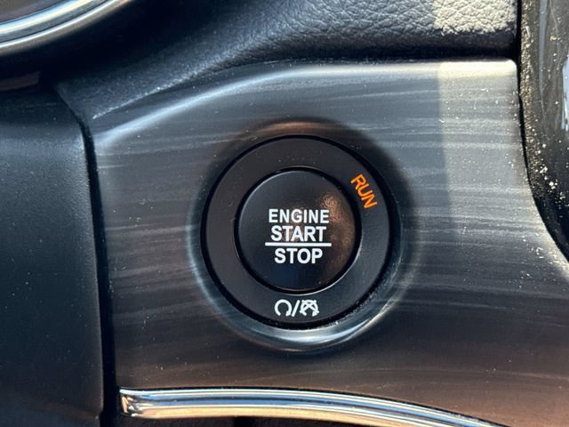 Used 2022 Jeep Grand Cherokee Limited w/ Trailer Tow Group IV AWD/4WD image 17
