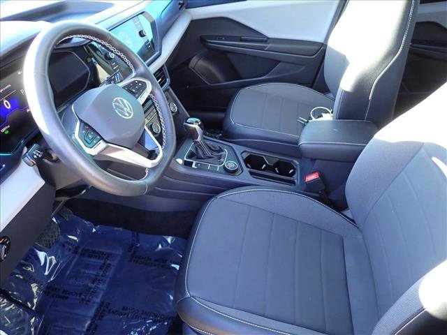 Used 2022 Volkswagen Taos SE w/ Panoramic Sunroof Package image 11